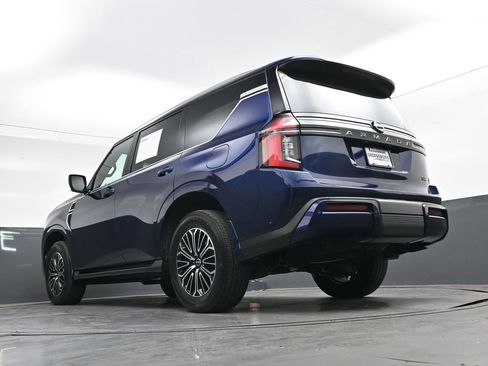 Used 2025 Nissan Armada SL AWD/4WD image 46