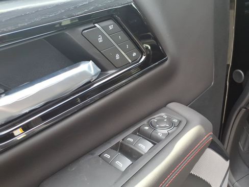 New 2026 GMC Yukon AT4 Ultimate AWD/4WD image 15