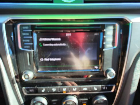 Used 2017 Volkswagen Passat 1.8T R-Line image 9