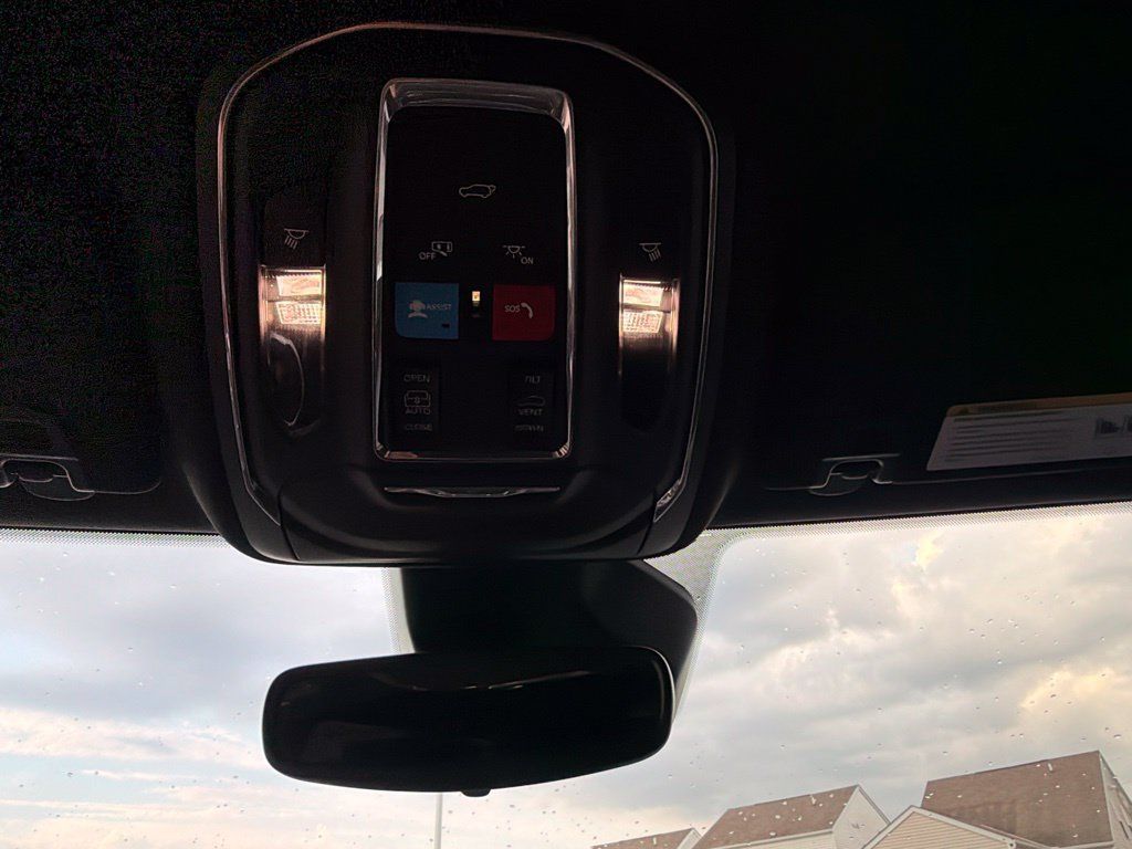 Used 2024 Jeep Grand Cherokee Altitude AWD/4WD image 40