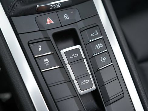 Certified 2025 Porsche 718 Boxster S RWD image 21