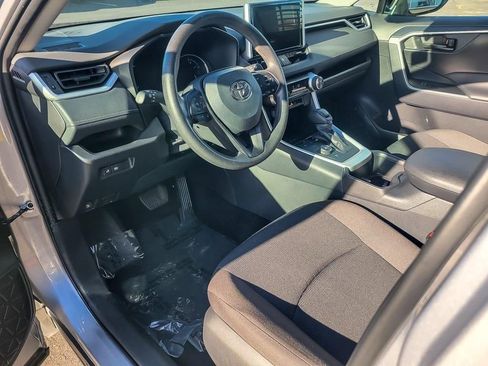 Used 2025 Toyota RAV4 LE image 9