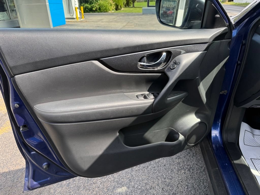 Used 2018 Nissan Rogue S FWD image 14