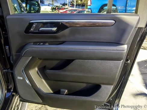 Used 2025 Chevrolet Suburban Premier w/ Sun And Tow Package image 34