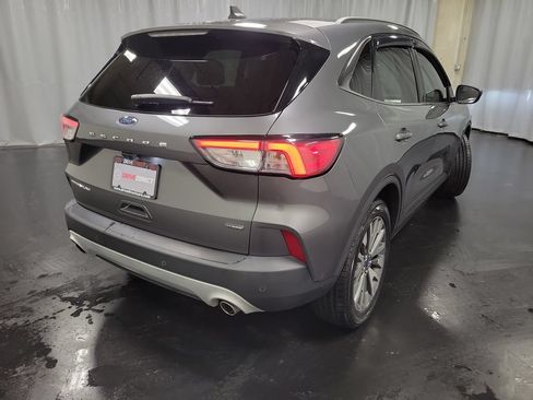 Used 2022 Ford Escape Titanium FWD image 8
