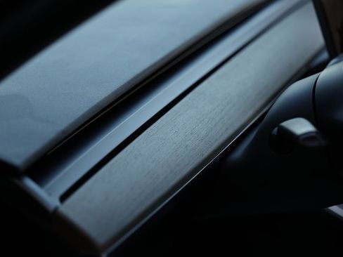 Used 2018 Tesla Model 3 Long Range image 21