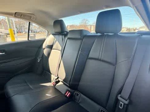 Used 2020 Toyota Corolla XLE image 12
