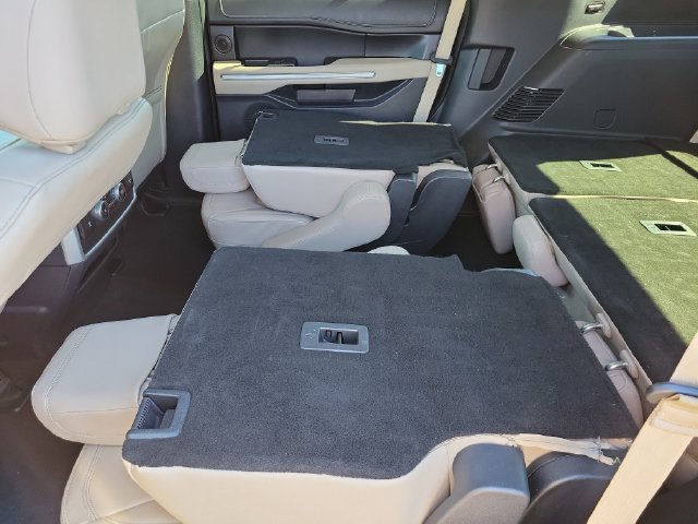 Used 2024 Ford Expedition Limited RWD image 17