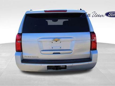 Used 2018 Chevrolet Suburban LT image 6