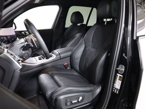 Used 2025 BMW X5 xDrive40i w/ M Sport Package AWD/4WD image 42