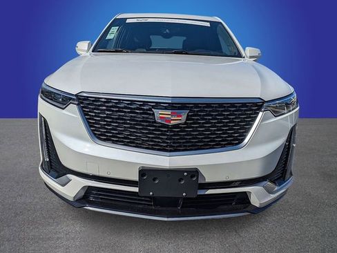 Certified 2025 Cadillac XT6 Premium Luxury w/ Platinum Package image 8