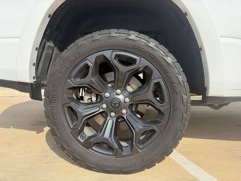 Used 2024 RAM 1500 Limited w/ Night Edition AWD/4WD image 8