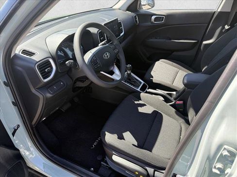 New 2026 Hyundai Venue SE image 3