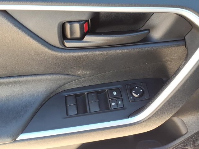Used 2024 Toyota RAV4 LE AWD/4WD image 16