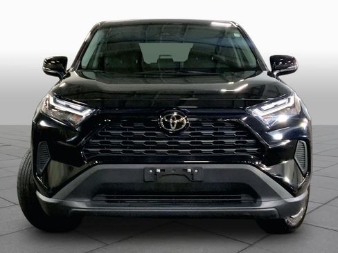 Used 2025 Toyota RAV4 LE AWD/4WD image 4