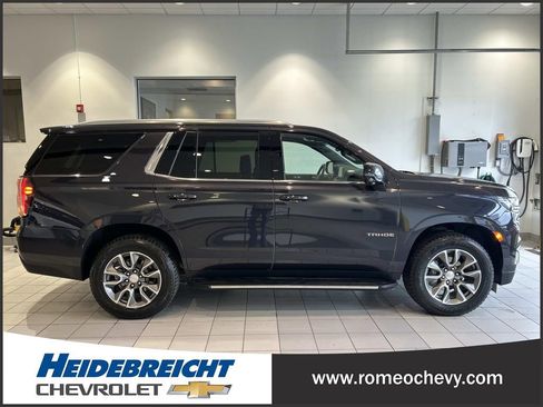 Used 2024 Chevrolet Tahoe LT w/ Luxury Package AWD/4WD image 2