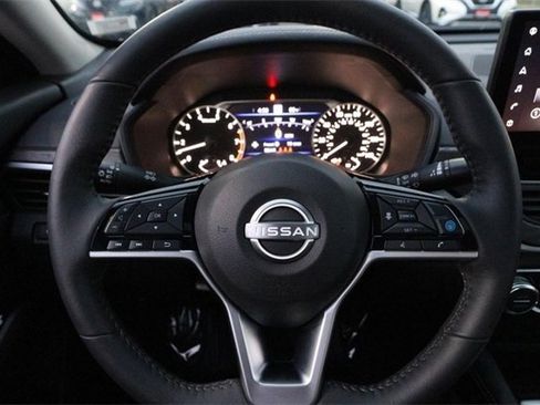 Certified 2025 Nissan Altima 2.5 SL image 11