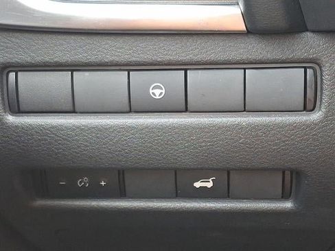 Used 2023 Nissan Rogue SV w/ SV Premium Package image 24