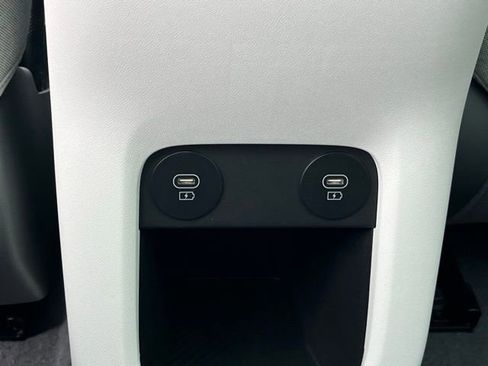 Used 2025 Hyundai Ioniq 5 Limited image 25