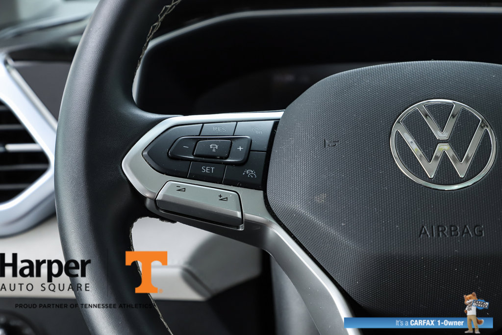 Used 2025 Volkswagen Taos SE w/ Panoramic Sunroof Package AWD/4WD image 21