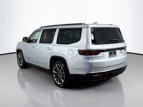 Used 2022 Jeep Wagoneer Series III w/ Premium Group I AWD/4WD image 7