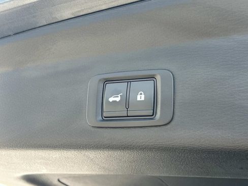 Used 2025 Mitsubishi Outlander SE AWD/4WD image 17