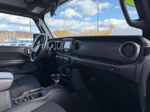 Used 2021 Jeep Wrangler Unlimited Sport image 27