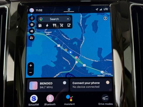 Certified 2025 Volvo XC60 T8 Ultra AWD/4WD image 13