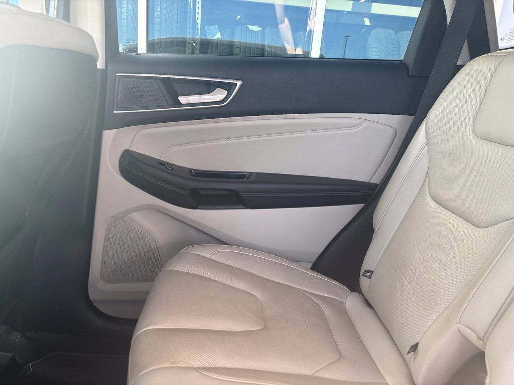 Used 2019 Ford Edge Titanium w/ Equipment Group 301A AWD/4WD image 8