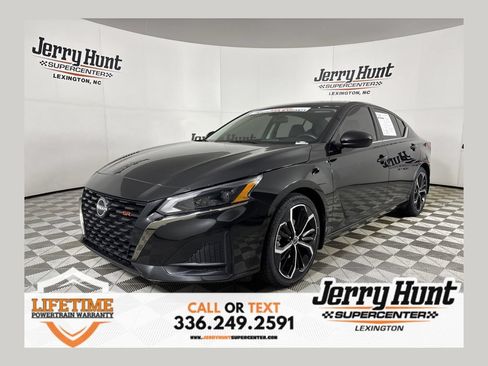 Used 2023 Nissan Altima 2.5 SR FWD image 1