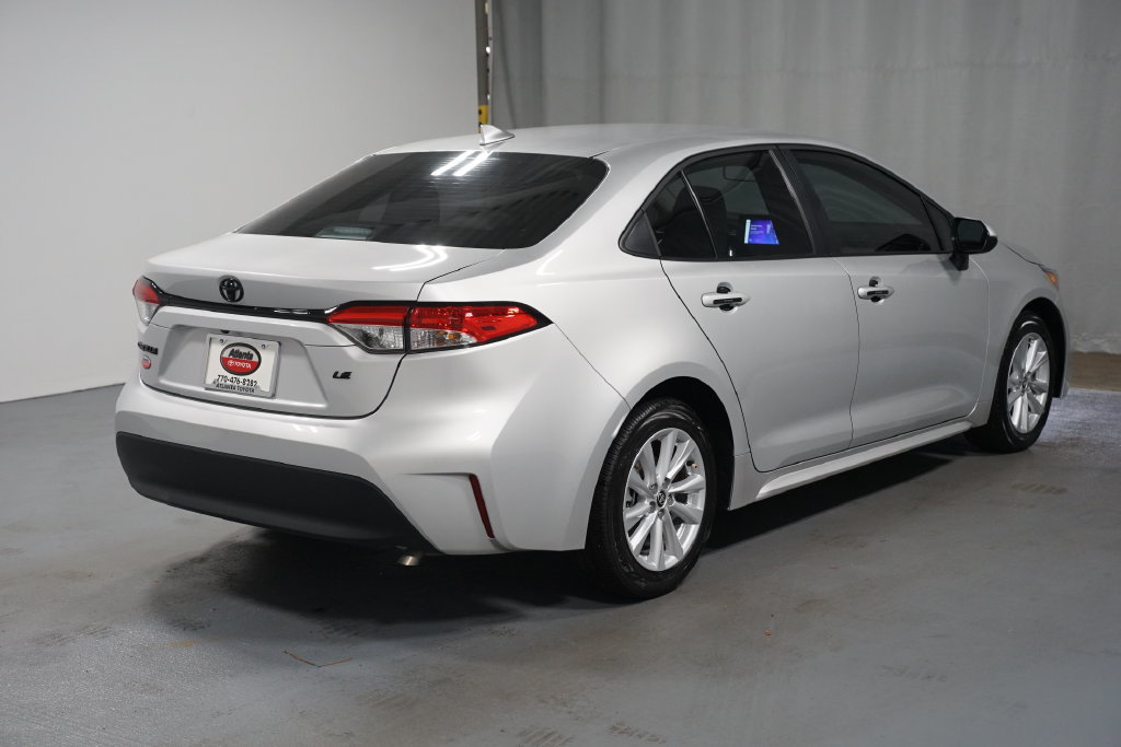 Used 2026 Toyota Corolla LE w/ LE Premium Package FWD image 8