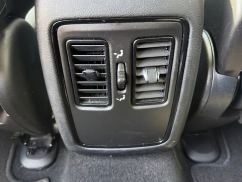 Used 2022 Dodge Durango SXT w/ Blacktop Package AWD/4WD image 16
