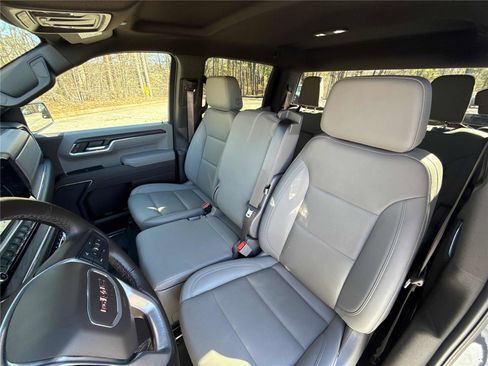 Used 2025 GMC Sierra 1500 SLT image 23