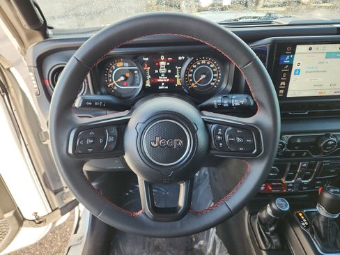 Used 2024 Jeep Wrangler Unlimited Rubicon image 18