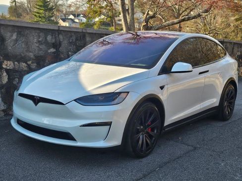 Used 2024 Tesla Model X Plaid image 14