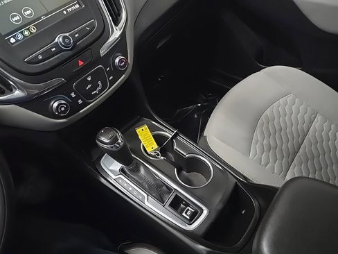 Used 2019 Chevrolet Equinox LS w/ LS Convenience Package image 22