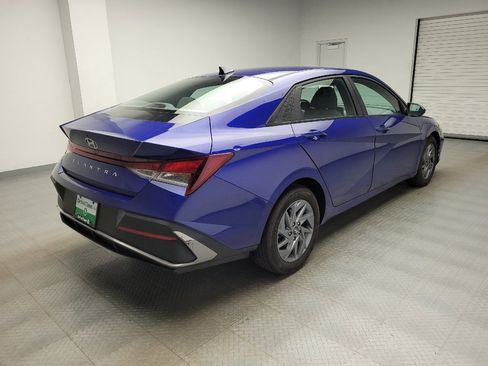 Used 2024 Hyundai Elantra SEL FWD image 9