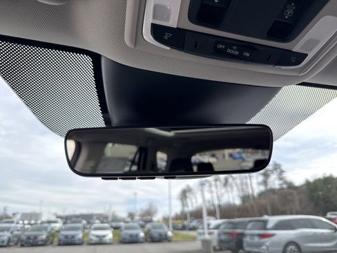 New 2025 Honda Pilot Touring image 30