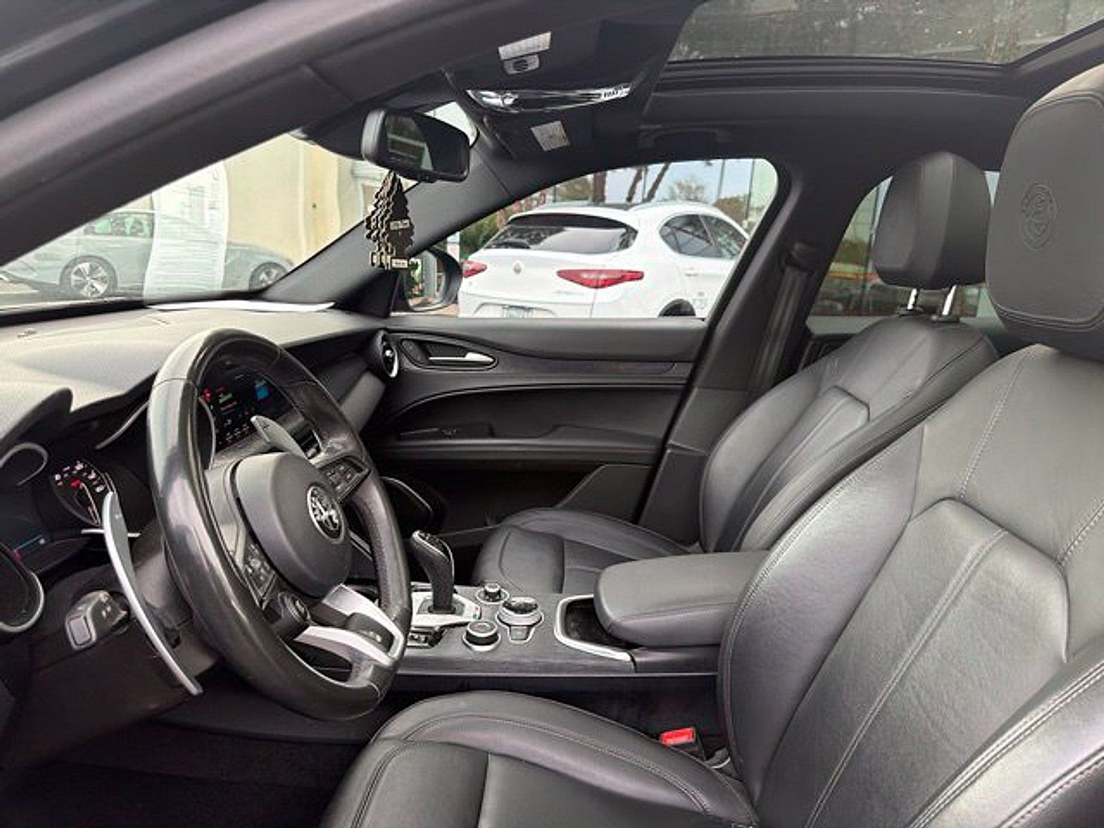 Used 2023 Alfa Romeo Stelvio Sprint AWD/4WD image 13