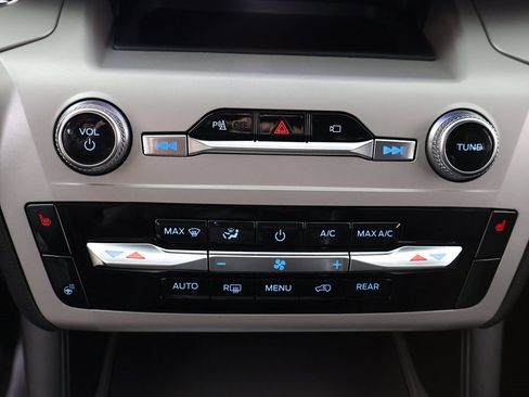 Used 2023 Ford Explorer XLT w/ Equipment Group 202A image 53