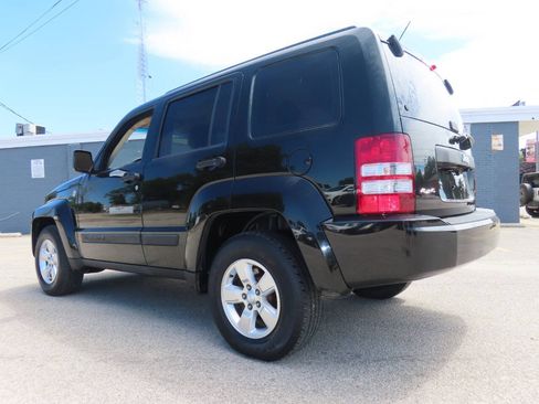 Used 2012 Jeep Liberty Sport AWD/4WD image 3