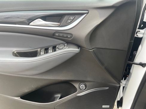 Used 2022 Buick Enclave Premium image 17