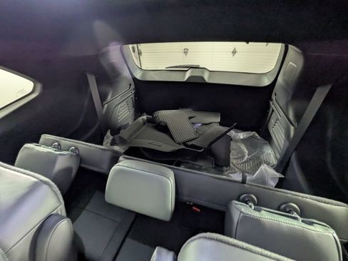 New 2026 GMC Acadia AT4 w/ Luxury Package AWD/4WD image 35