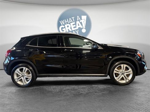 Used 2020 Mercedes-Benz GLA 250 4MATIC image 2