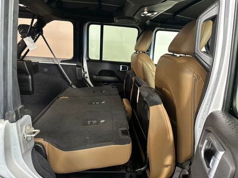 Used 2022 Jeep Wrangler Unlimited Sahara image 27