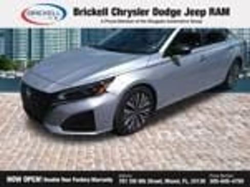 Used 2024 Nissan Altima 2.5 SV FWD image 27