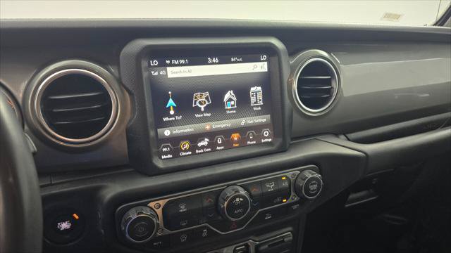 Used 2023 Jeep Wrangler Unlimited Sahara AWD/4WD image 28