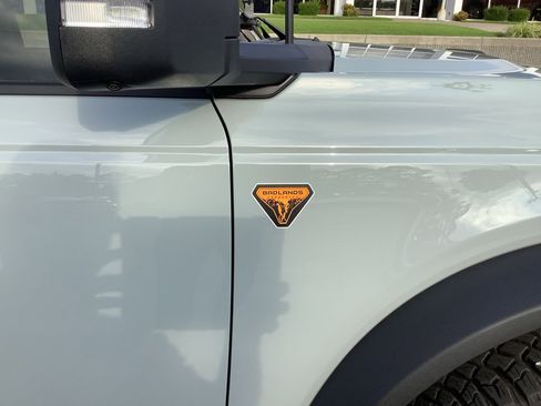 Used 2024 Ford Bronco Badlands image 9