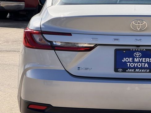 Used 2025 Toyota Camry LE FWD image 10