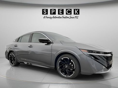 New 2026 Nissan Sentra SR w/ SR Premium Package FWD image 6